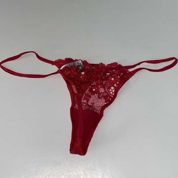 Very sexy Victoria’s Secret panty size: S - Picture 6 of 7